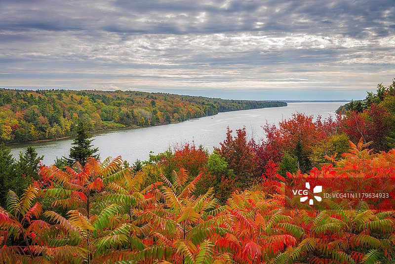 秋天的佩诺布斯科特河图片素材