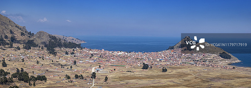 玻利维亚科帕卡巴纳市全景图片素材