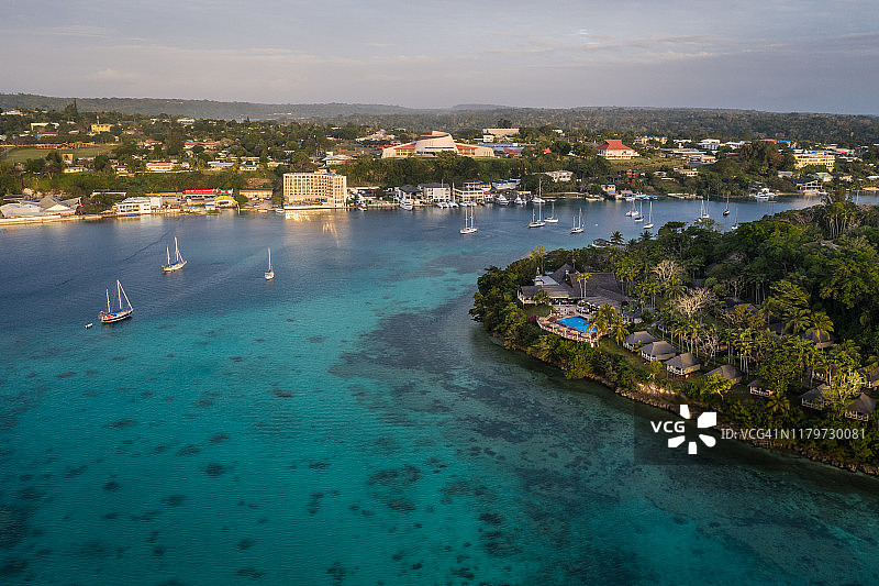 瓦努阿图维拉港著名的伊利里奇豪华度假岛屿景观图片素材