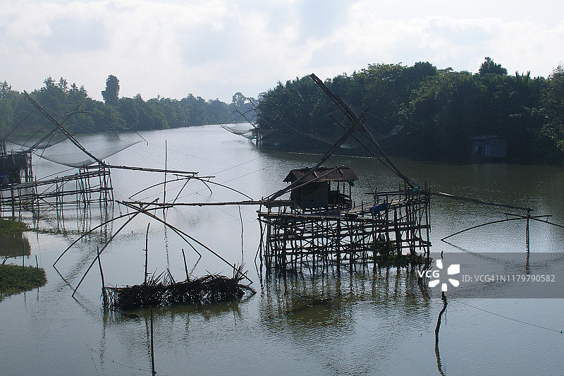 泰国他里诺湖附近的水道图片素材