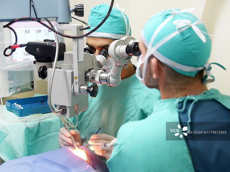 手术室的眼科手术图片素材