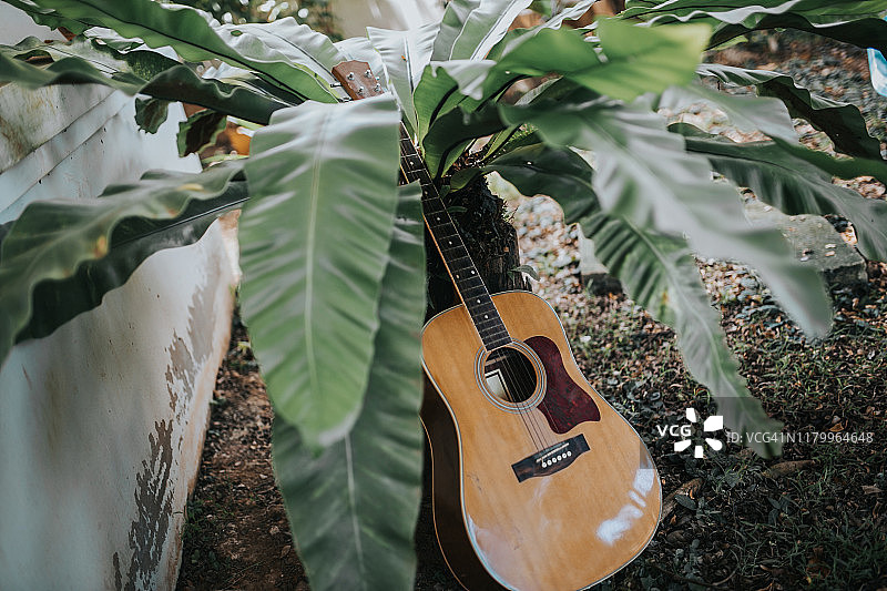 经典老式吉他图片素材