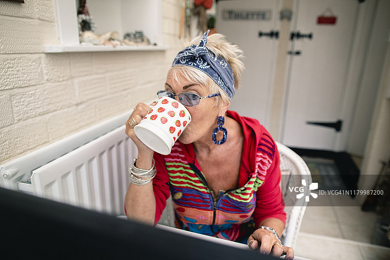 保持网络连接图片素材