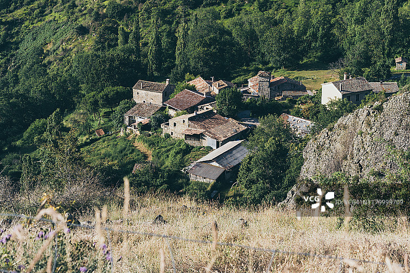 俯瞰法国村庄图片素材