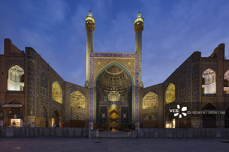 纳克什-e جهان广场上，黄昏时分的“Masjed-e Shah”清真寺（沙阿清真寺）的外墙图片素材