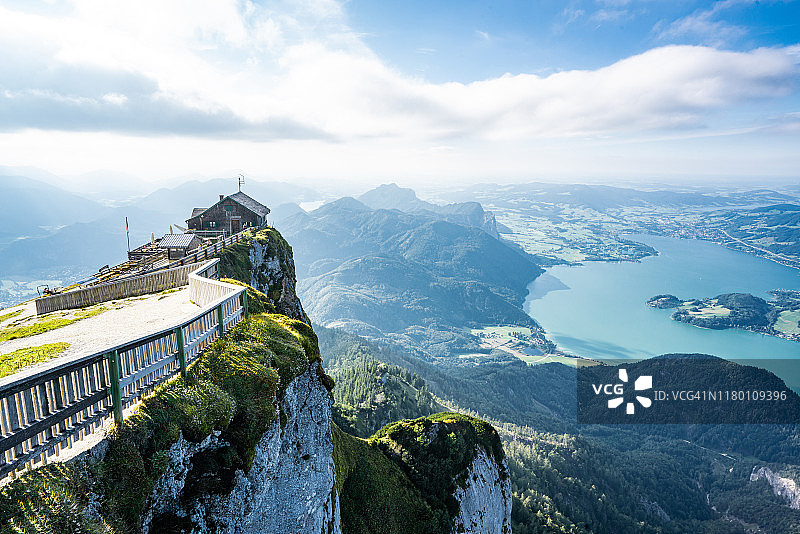 奥地利上奥地利州萨尔茨卡默古特沙夫山山顶风光图片素材
