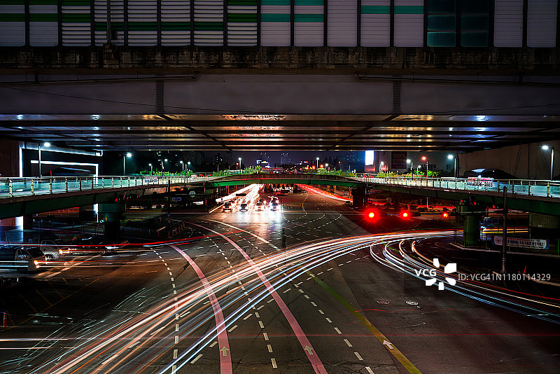 夜间城市道路图片素材