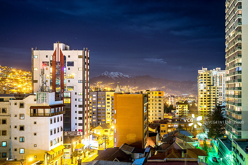 拉巴斯伊利马尼雪山山顶地标图片素材