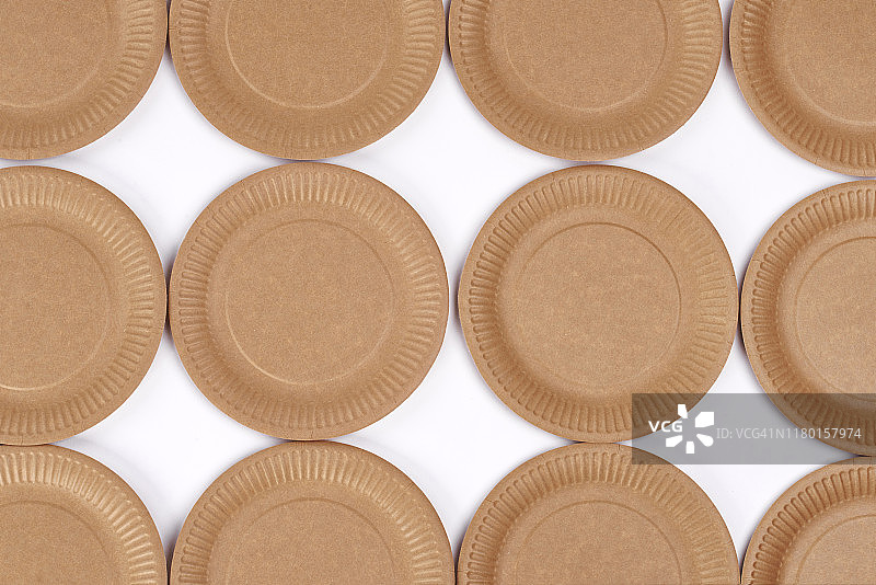 堆叠的一次性纸盘（波兰德比察）图片素材