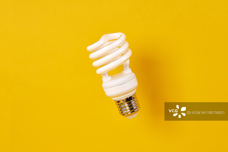 节能灯泡特写，波兰德比察图片素材