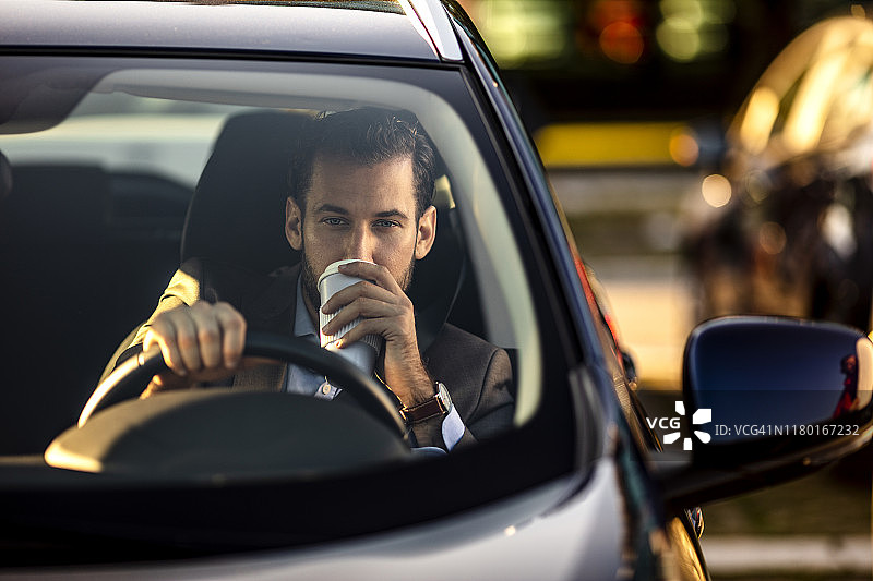 商人开车图片素材