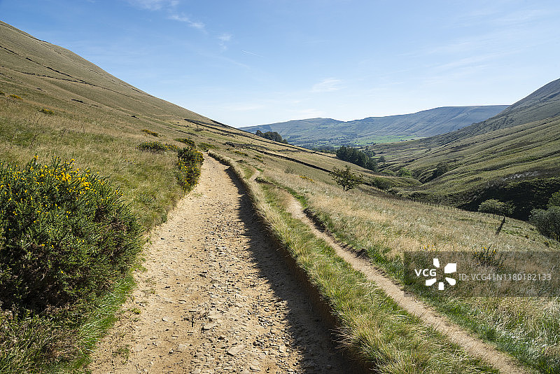埃德尔河谷的奔宁山路，峰区，德比郡图片素材