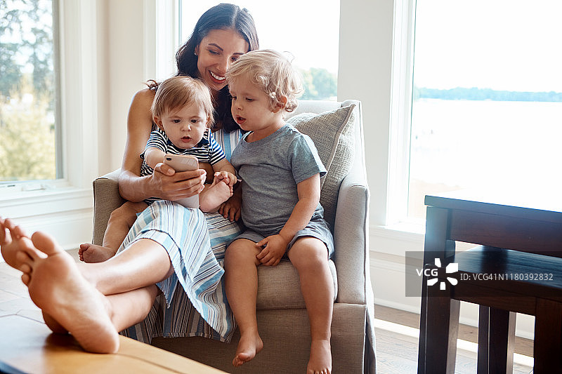 现代世界的成长之路图片素材