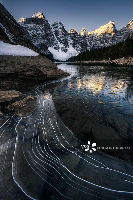 梦莲湖图片素材