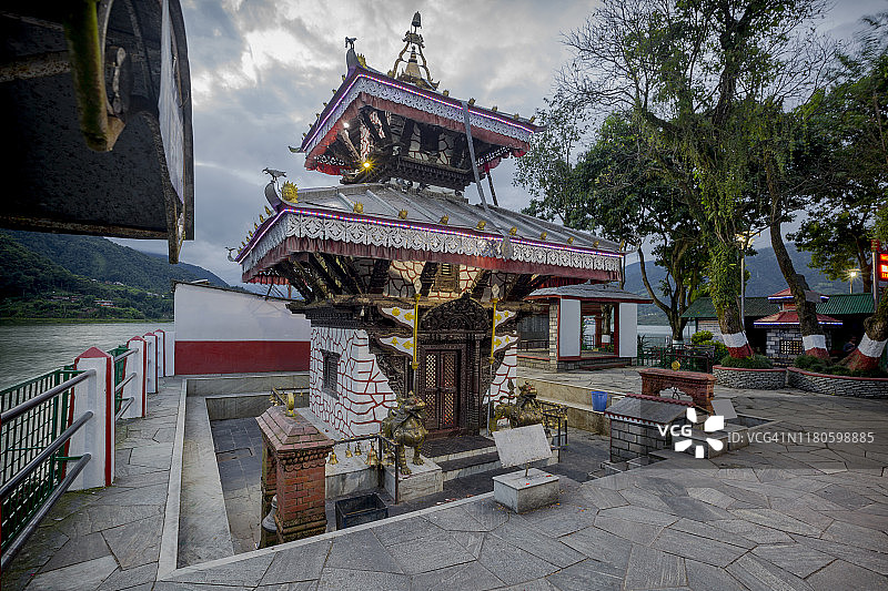 尼泊尔博卡拉塔尔巴拉喜寺图片素材