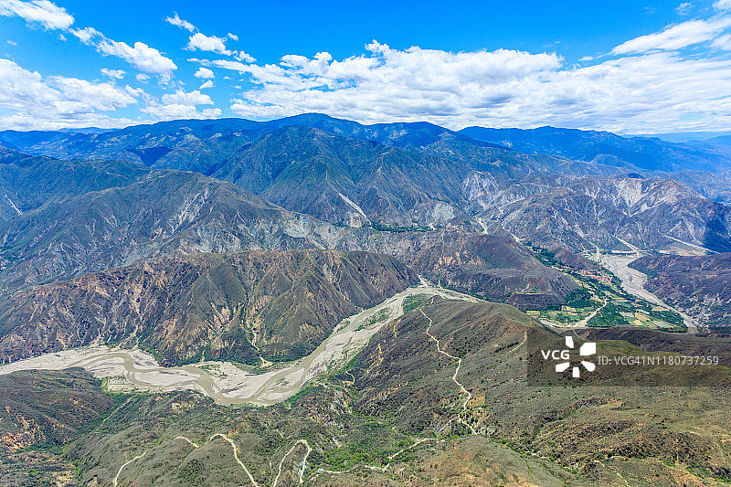 奇卡莫查峡谷滑翔伞图片素材