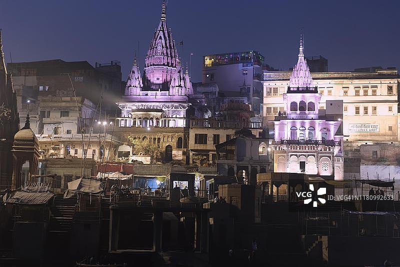 印度北方邦瓦拉纳西玛尼卡尼卡河坛夜景寺庙图片素材