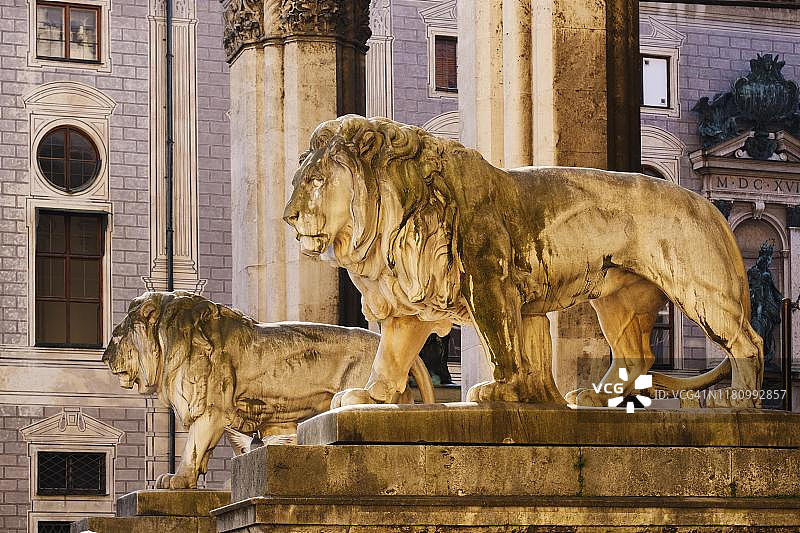 慕尼黑 Feldherrnhalle 的石狮图片素材