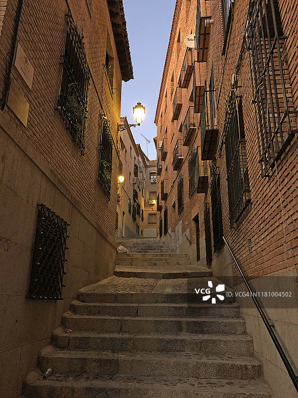 西班牙托莱多阶梯街道视角图片素材