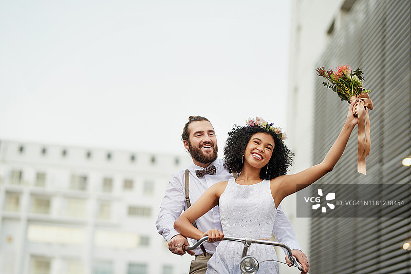 蜜月后再见！图片素材