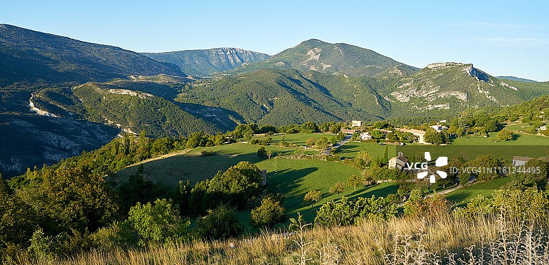 普罗旺斯韦尔东山区日出图片素材