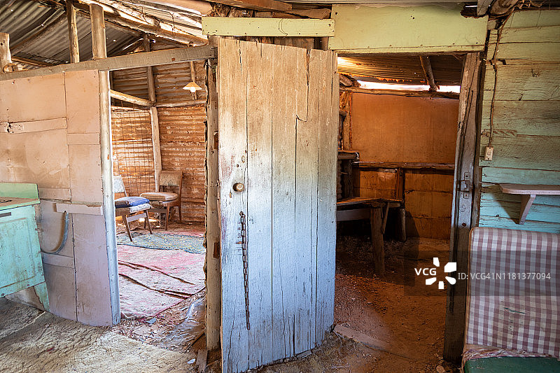 乡村老旧房屋的质朴废墟内景图片素材
