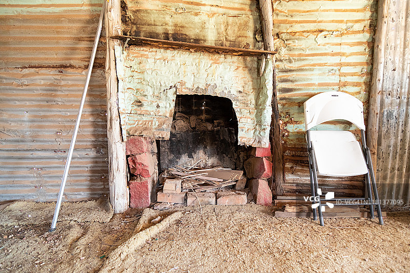 乡村老旧房屋的质朴废墟内景图片素材