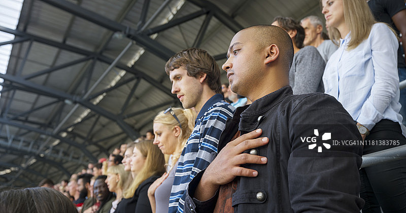 观众在奏国歌时图片素材