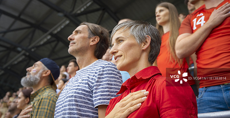 观众在奏国歌时图片素材