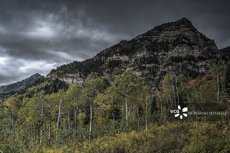 山区秋色图片素材