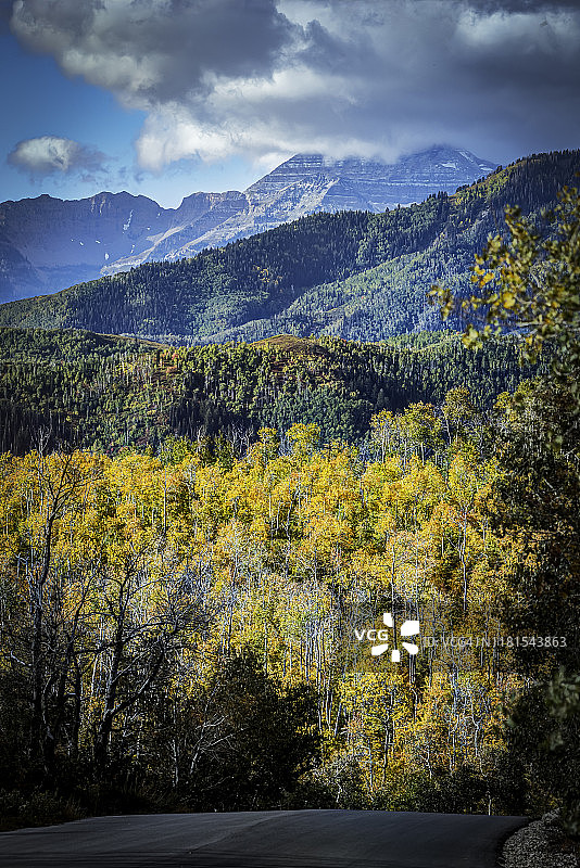 山区秋色图片素材