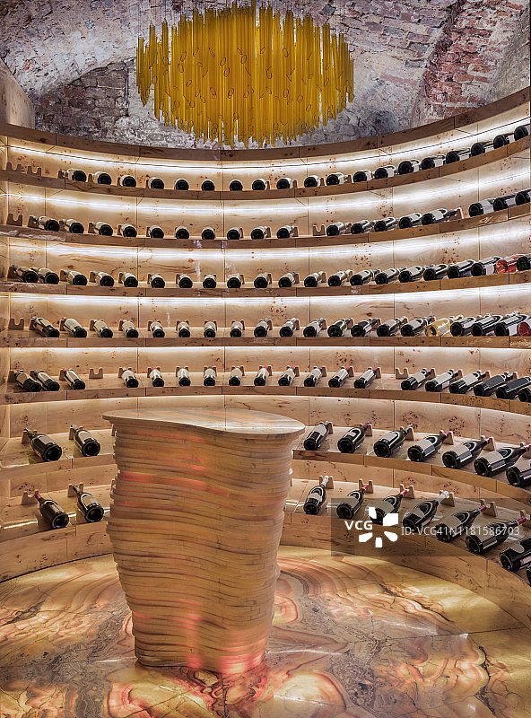 莫斯科豪华葡萄酒餐厅的酒窖图片素材