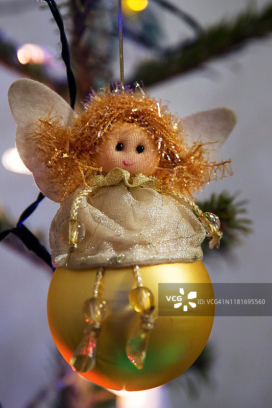 圣诞树装饰小天使图片素材