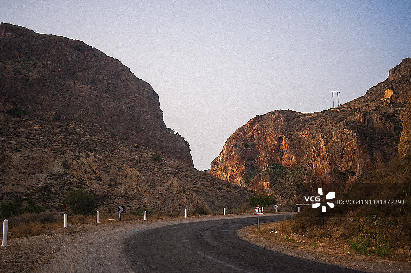 悬崖道路风光图片素材