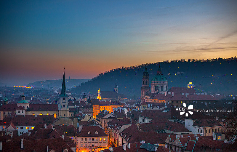 冬季布拉格小城日落图片素材