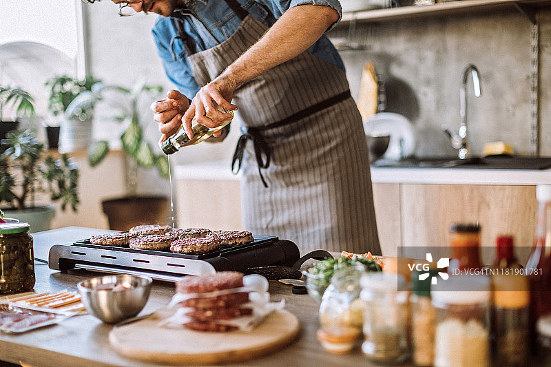 少许食用油图片素材