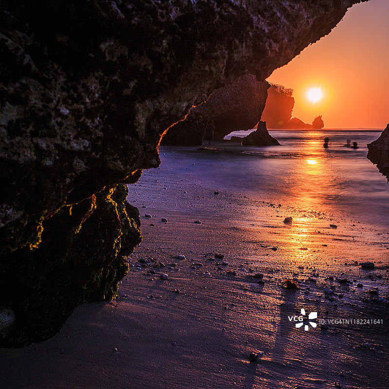 巴厘岛帕当海滩日落图片素材