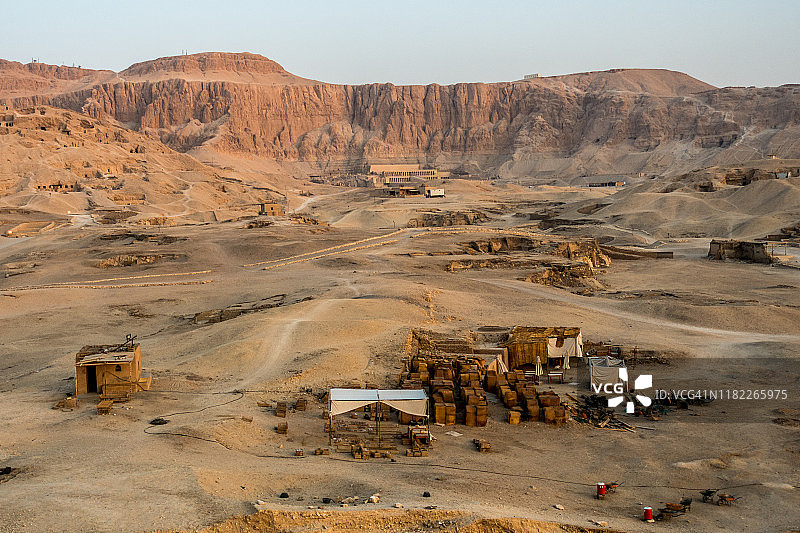 尼罗河西岸的考古遗址——埃及卢克索图片素材