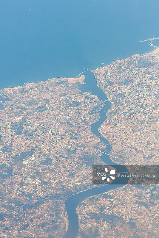 巴约讷和阿杜尔河的航拍景色图片素材