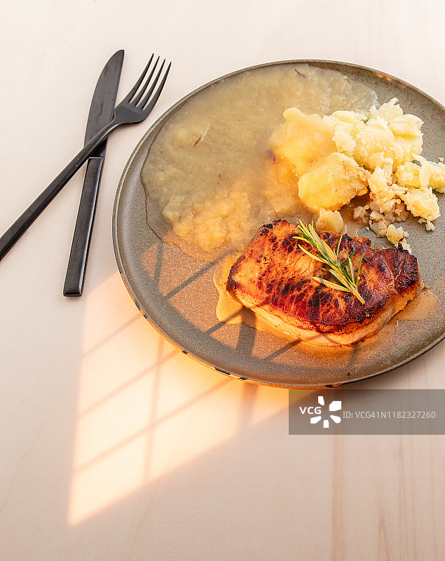 苹果酱土豆猪排图片素材