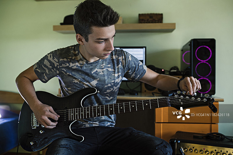 青少年音乐人图片素材