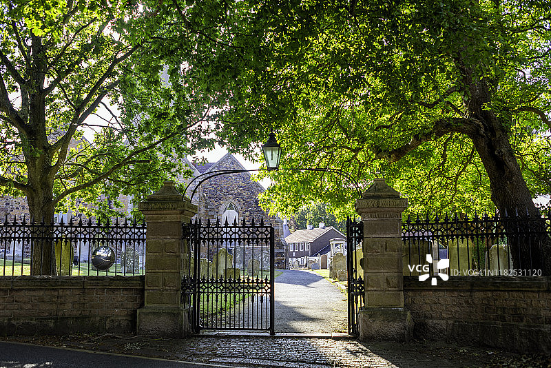泽西岛圣马丁教区教堂和墓地入口图片素材