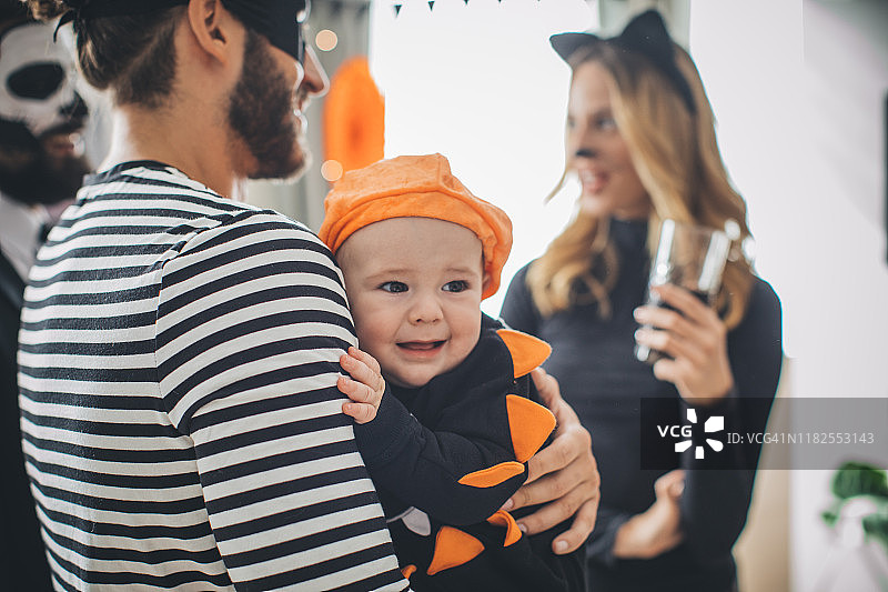 万圣节家庭聚会图片素材