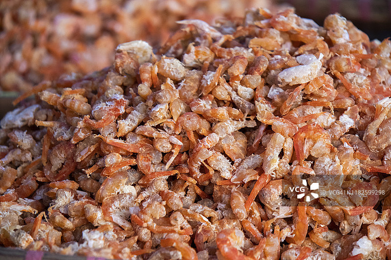 市场上出售的干虾图片素材