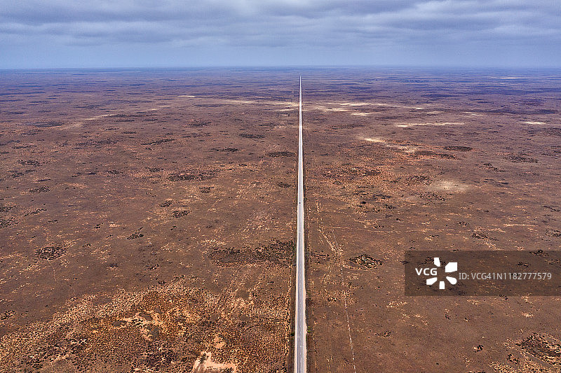 艾尔高速公路—南澳大利亚纳拉伯平原航拍图片素材