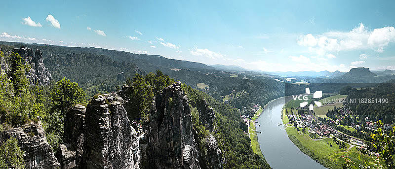 德国萨克森州易北砂岩山脉和易北河图片素材