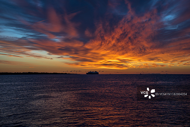罗德岛詹姆斯敦的壮观日出图片素材