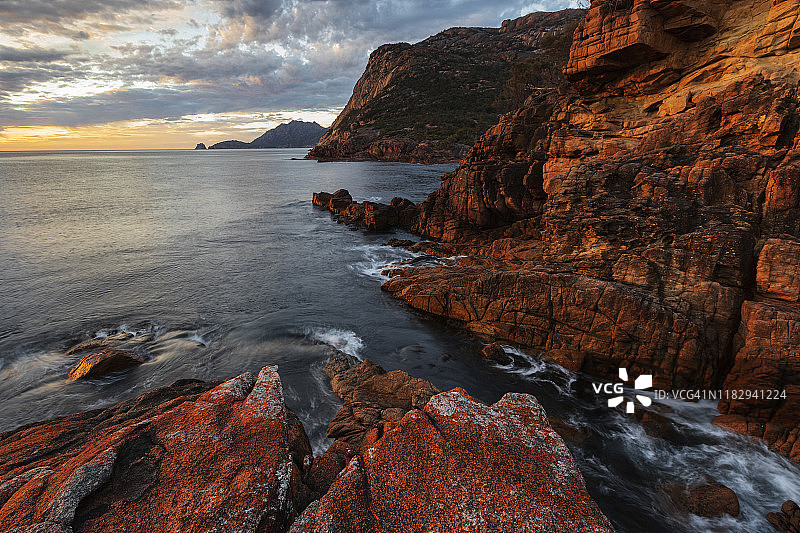 睡湾日出图片素材