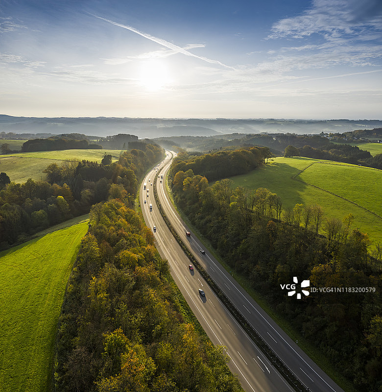 秋季高速公路图片素材