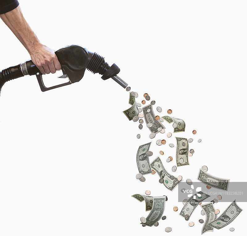 喷出金钱的加油枪图片素材